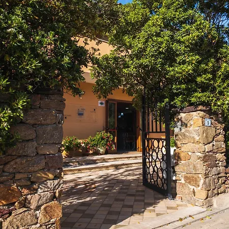 Hotell Donatella Posada (Sardinia)