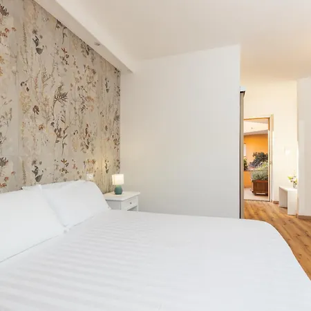 Donatella Hotell 3*