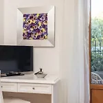 Ξενοδοχείο Donatella 3*