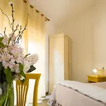 Donatella Hotel 3*