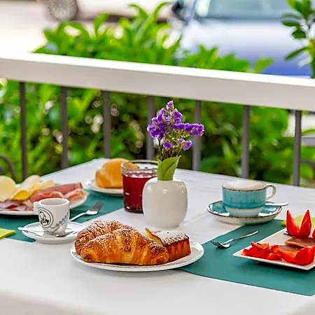 Hotell Donatella Posada (Sardinia)